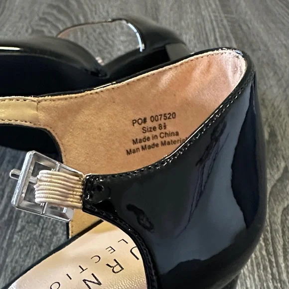 Journee Collection Black Patent Heels - Picture 7 of 7